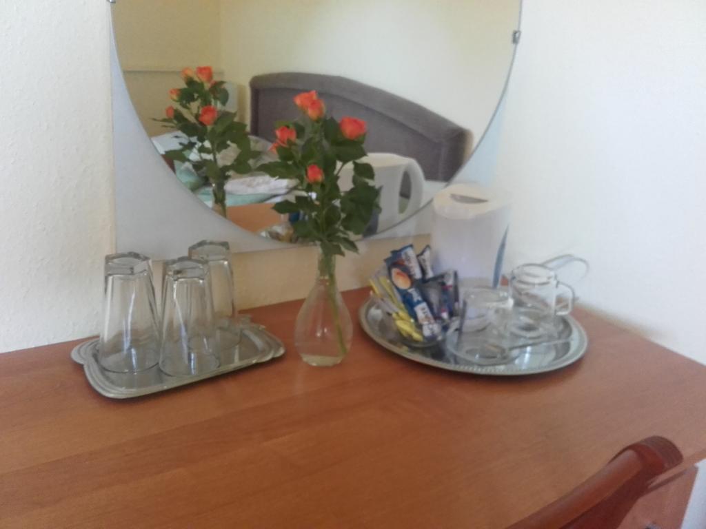 Domino Panzio Bed & Breakfast Szekesfehervar Bagian luar foto